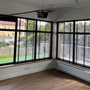 zaluzje-50mm-drewno-09