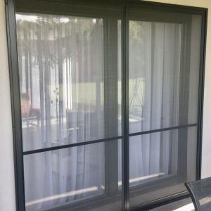 moskitiera-drzwiowa-przesuwna-01